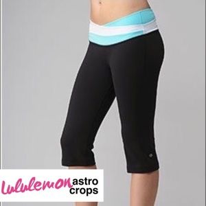 Lululemon Black Astro Crop in Aqua Blue White sz 6